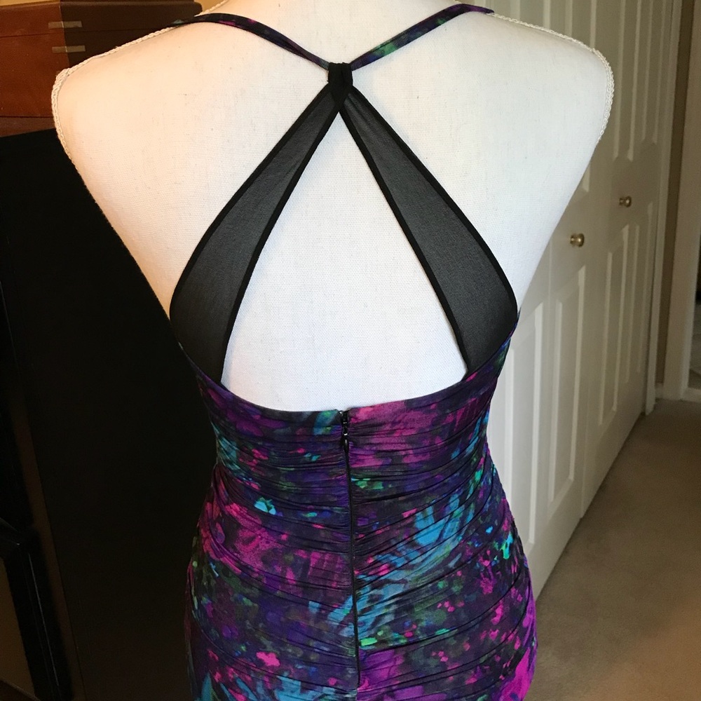 GUESS FLORAL RUCHED DRESS - Picture 2 of 8